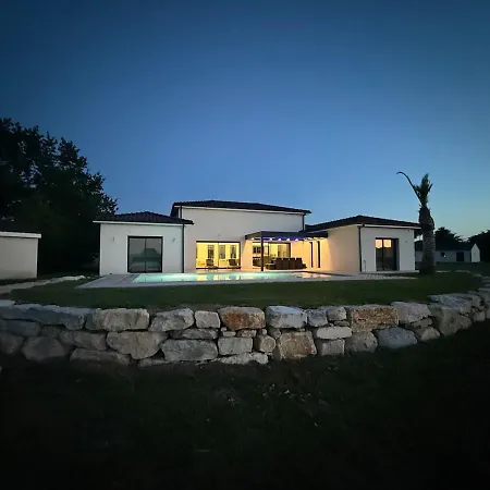 Modern With Private Pool In Bergerac